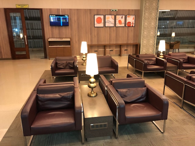 Lounge thumbnail 1