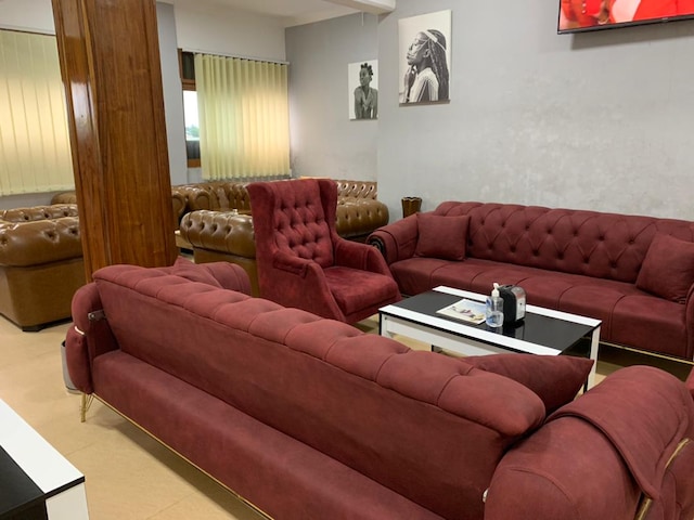 Lounge thumbnail 5