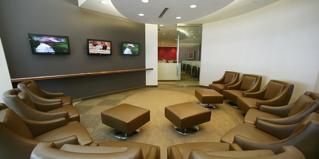 Lounge thumbnail 4