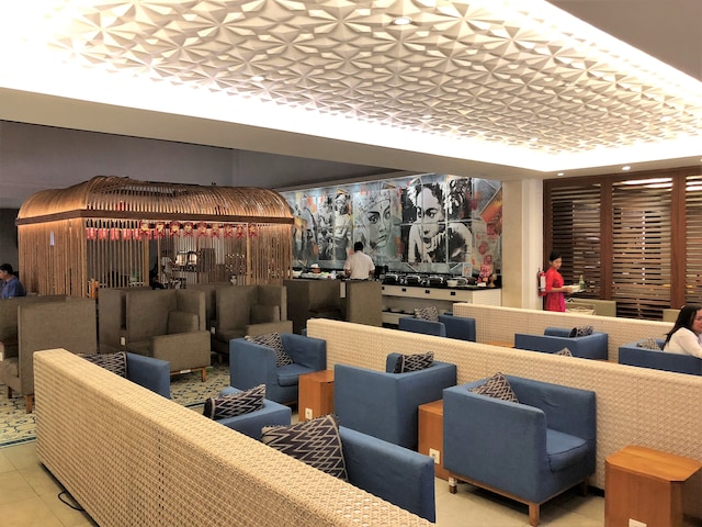 Lounge thumbnail 1