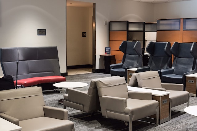 Lounge thumbnail 1