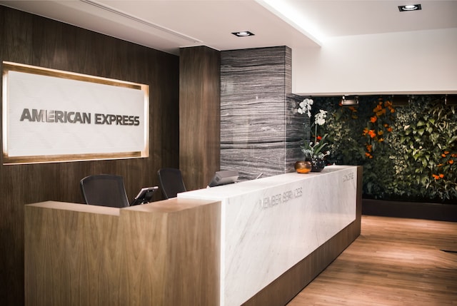 Lounge thumbnail 2