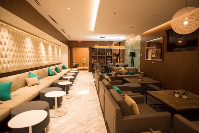 Lounge thumbnail 4