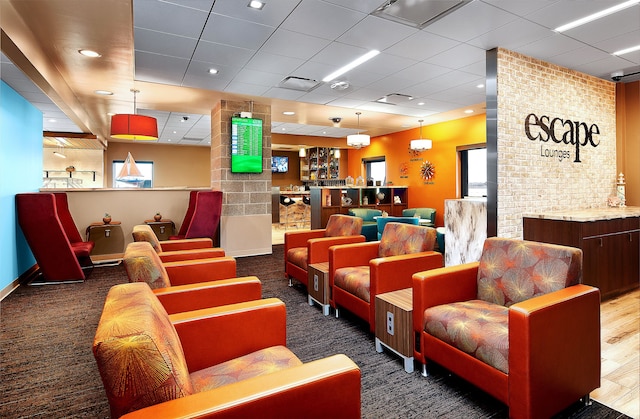 Lounge thumbnail 1