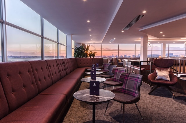 Lounge thumbnail 1