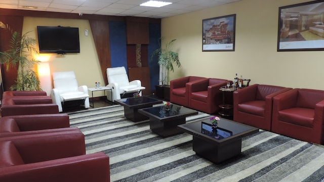 Lounge thumbnail 4
