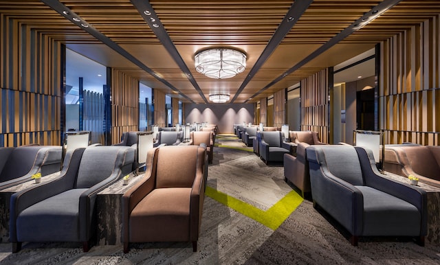 Lounge thumbnail 1