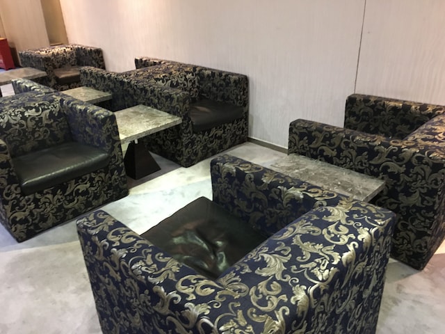 Lounge thumbnail 1