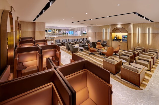 Lounge thumbnail 5
