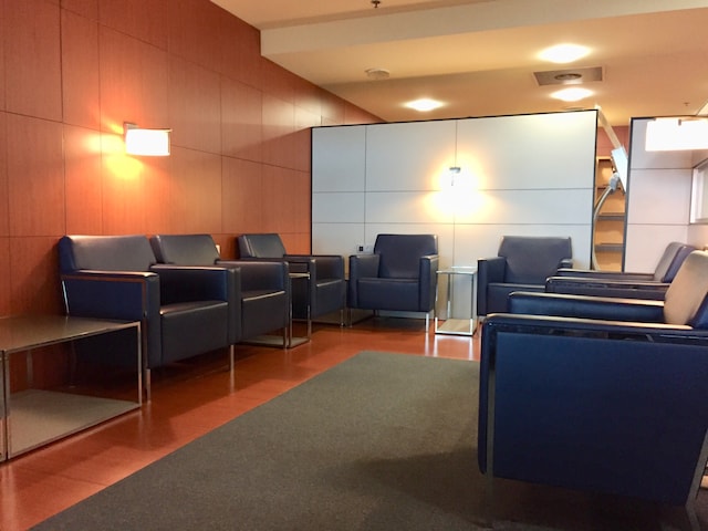 Lounge thumbnail 1