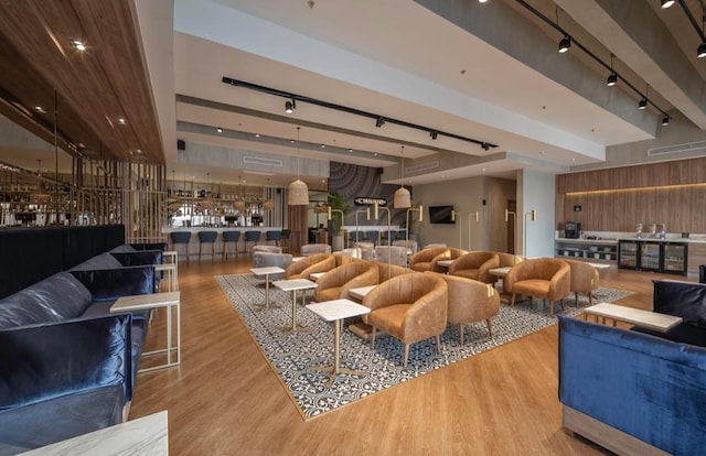 Lounge thumbnail 1