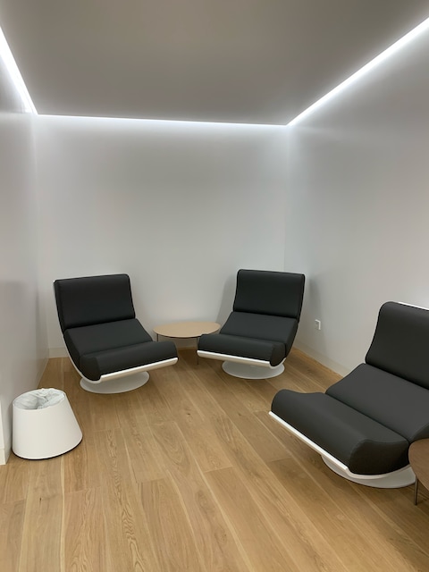 Lounge thumbnail 5