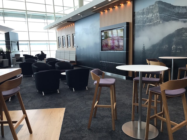 Lounge thumbnail 3