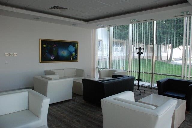 Lounge thumbnail 1