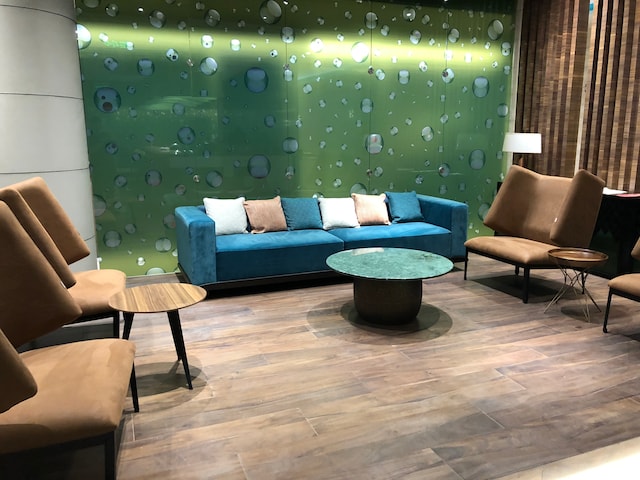Lounge thumbnail 5