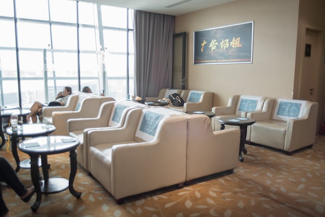 Lounge thumbnail 2