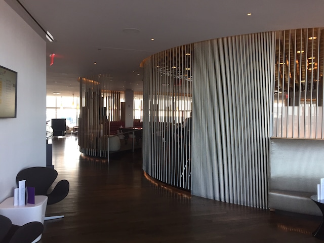 Lounge thumbnail 4