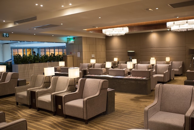 Lounge thumbnail 2