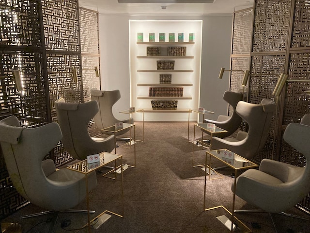 Lounge thumbnail 2