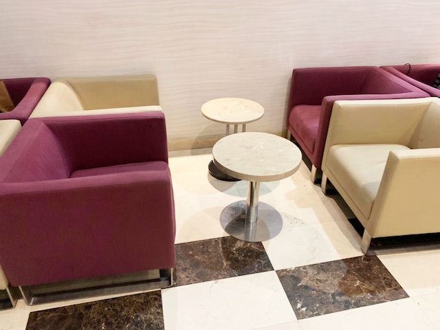 Lounge thumbnail 4