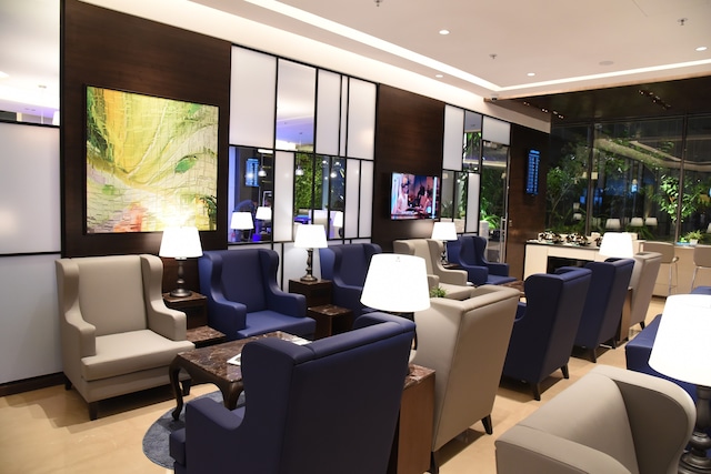 Lounge thumbnail 3