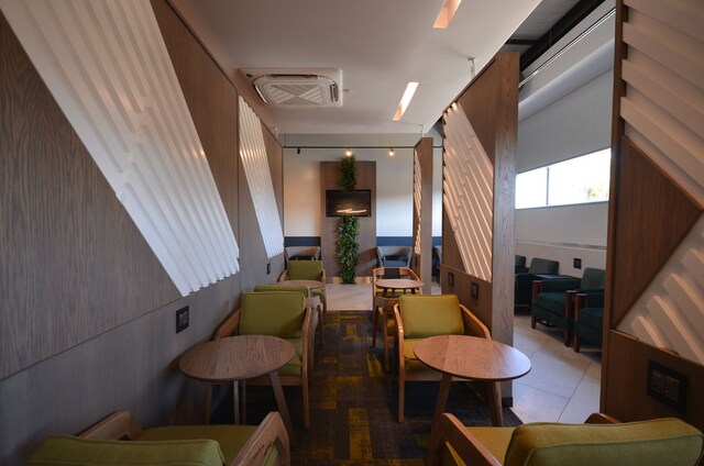 Lounge thumbnail 3