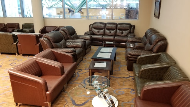 Lounge thumbnail 2
