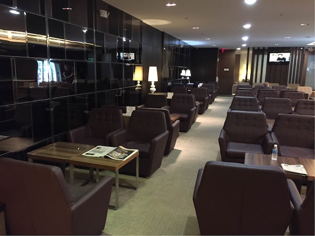 Lounge thumbnail 1