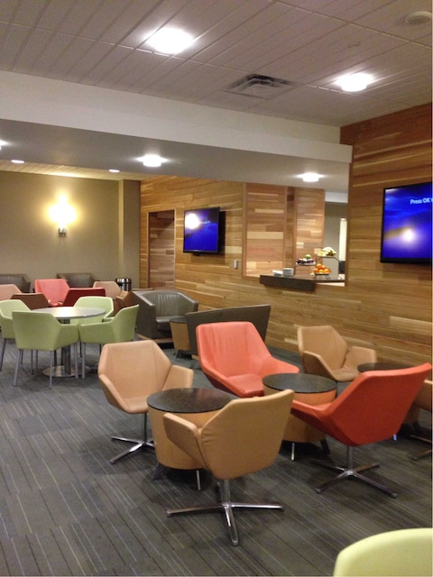 Lounge thumbnail 1