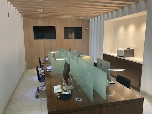 Lounge thumbnail 5