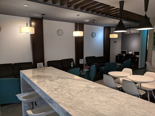 Lounge thumbnail 3