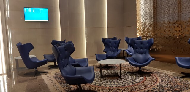 Lounge thumbnail 3