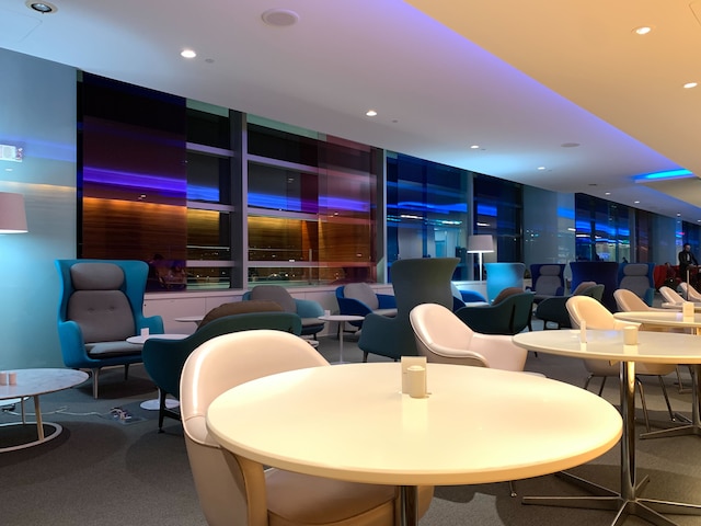 Lounge thumbnail 1