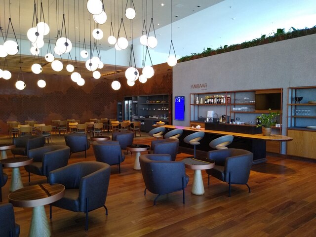 Lounge thumbnail 2