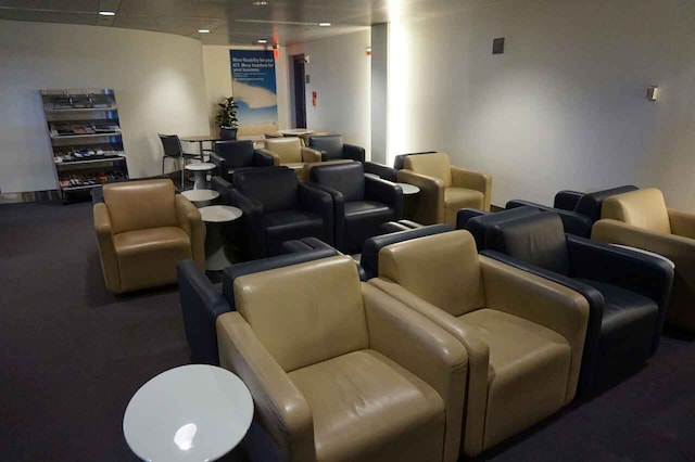 Lounge thumbnail 5