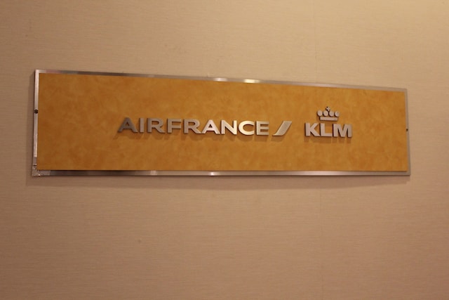 Lounge thumbnail 5