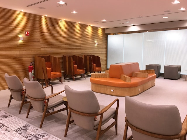 Lounge thumbnail 1