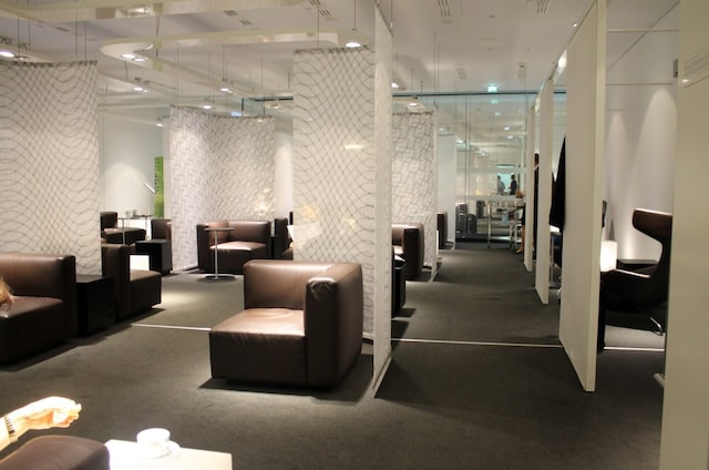 Lounge thumbnail 1