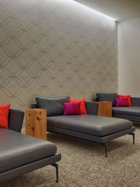 Lounge thumbnail 5