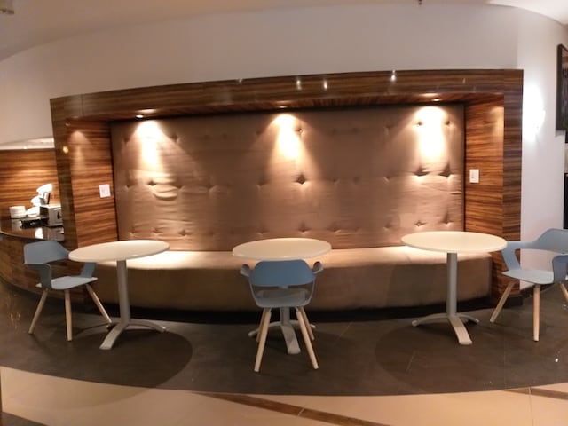 Lounge thumbnail 3