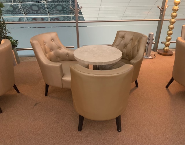 Lounge thumbnail 3