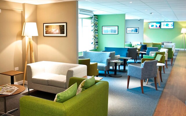 Lounge thumbnail 1