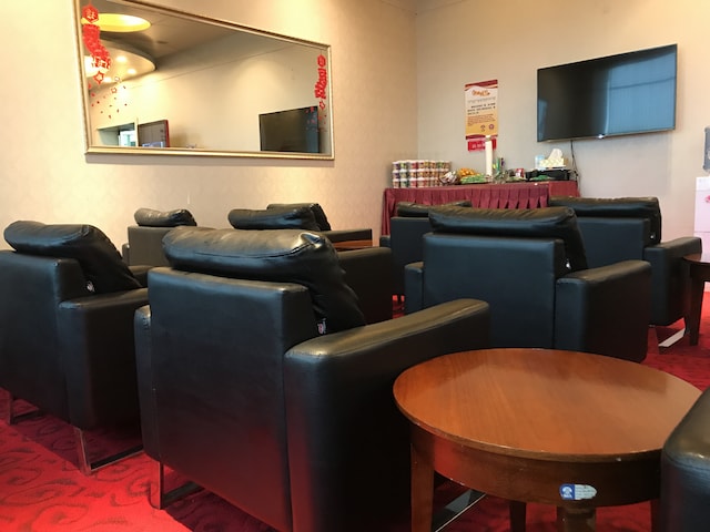 Lounge thumbnail 3