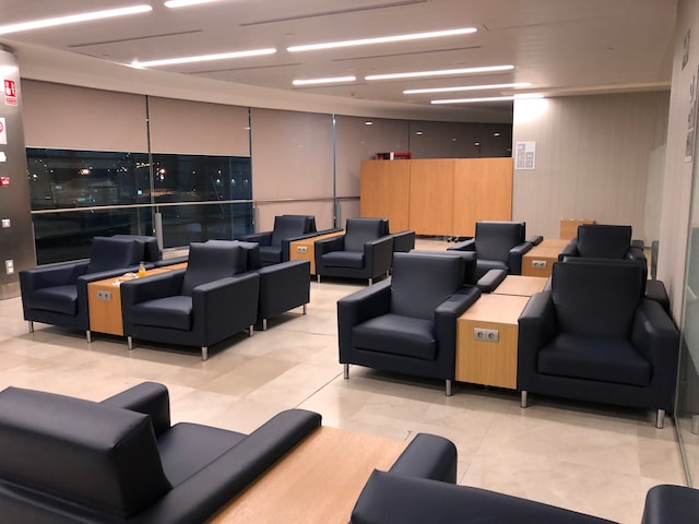 Lounge thumbnail 1