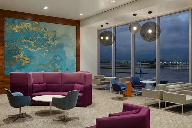 Lounge thumbnail 3
