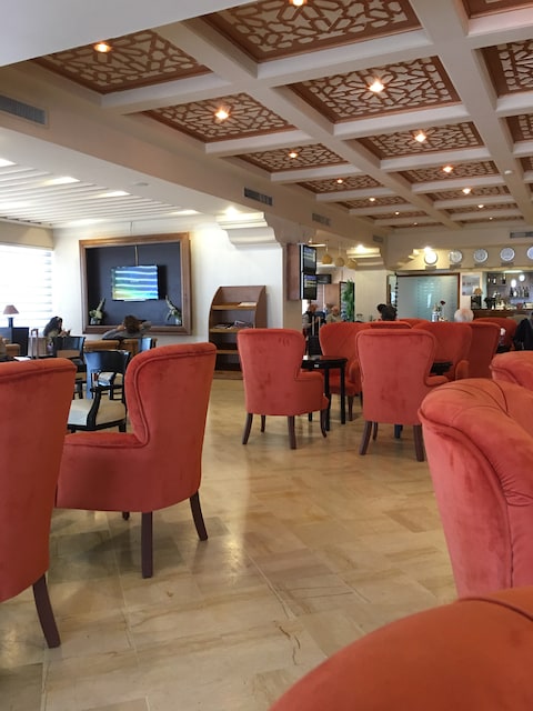 Lounge thumbnail 1