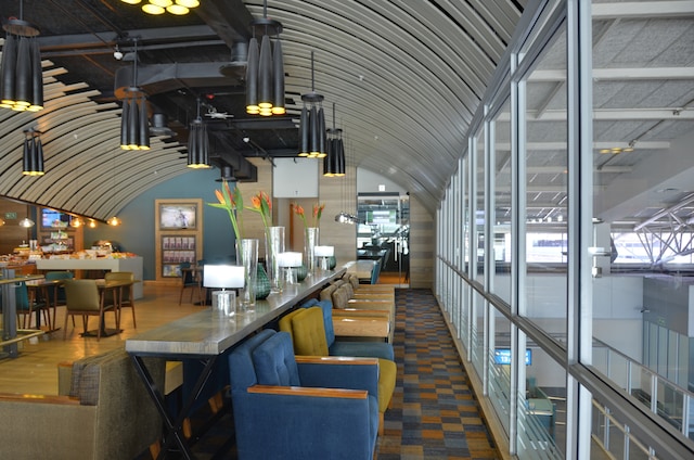Lounge thumbnail 2