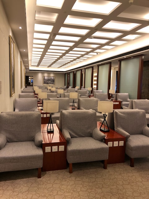 Lounge thumbnail 5