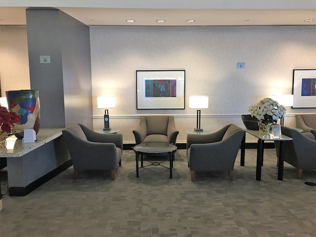 Lounge thumbnail 3