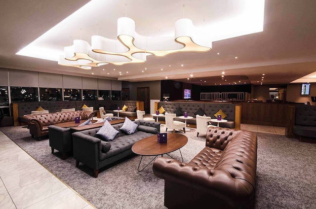 Lounge thumbnail 3
